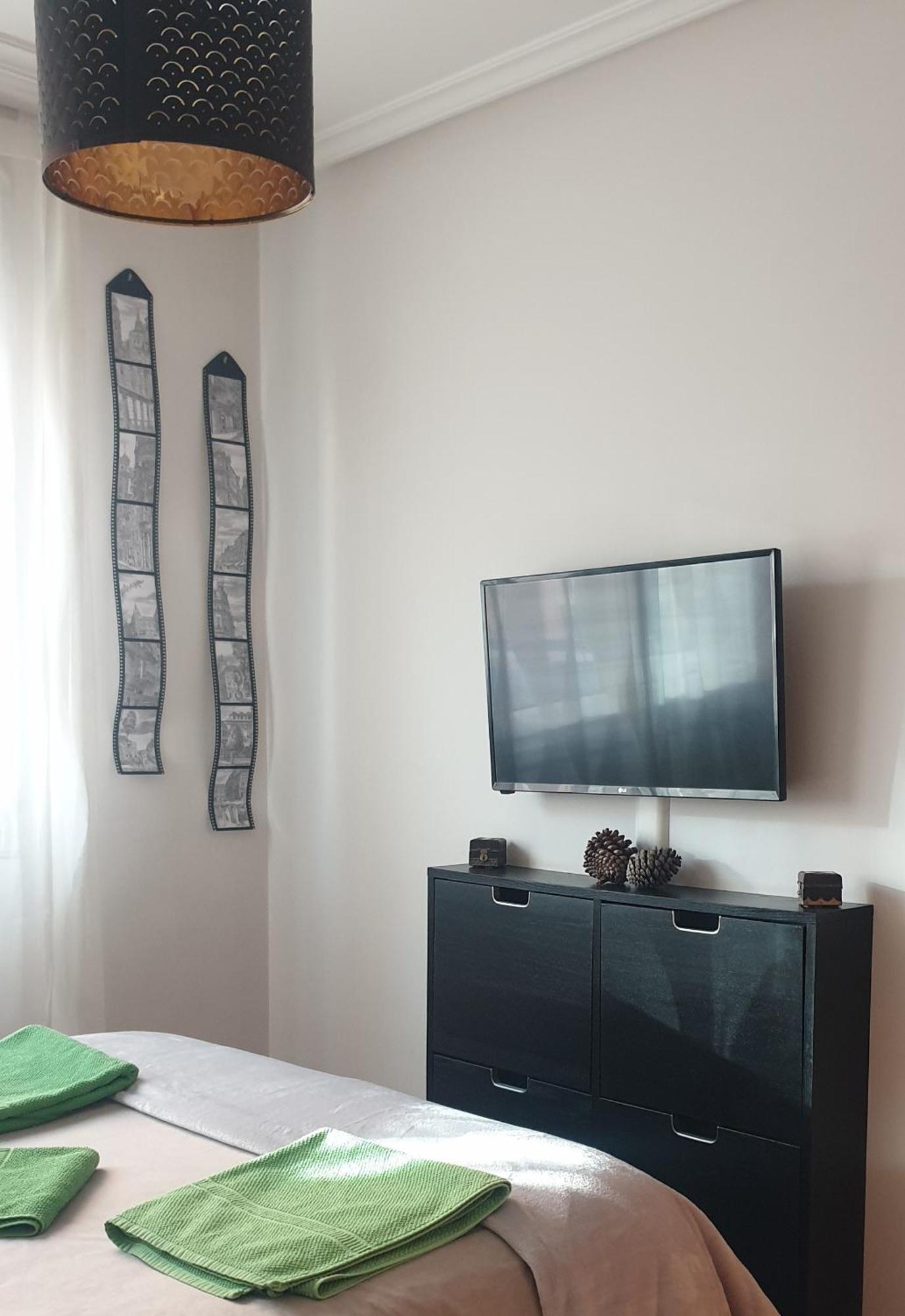 Apartamento "Los Prados" Wifi Y Parking Oviedo Exterior foto