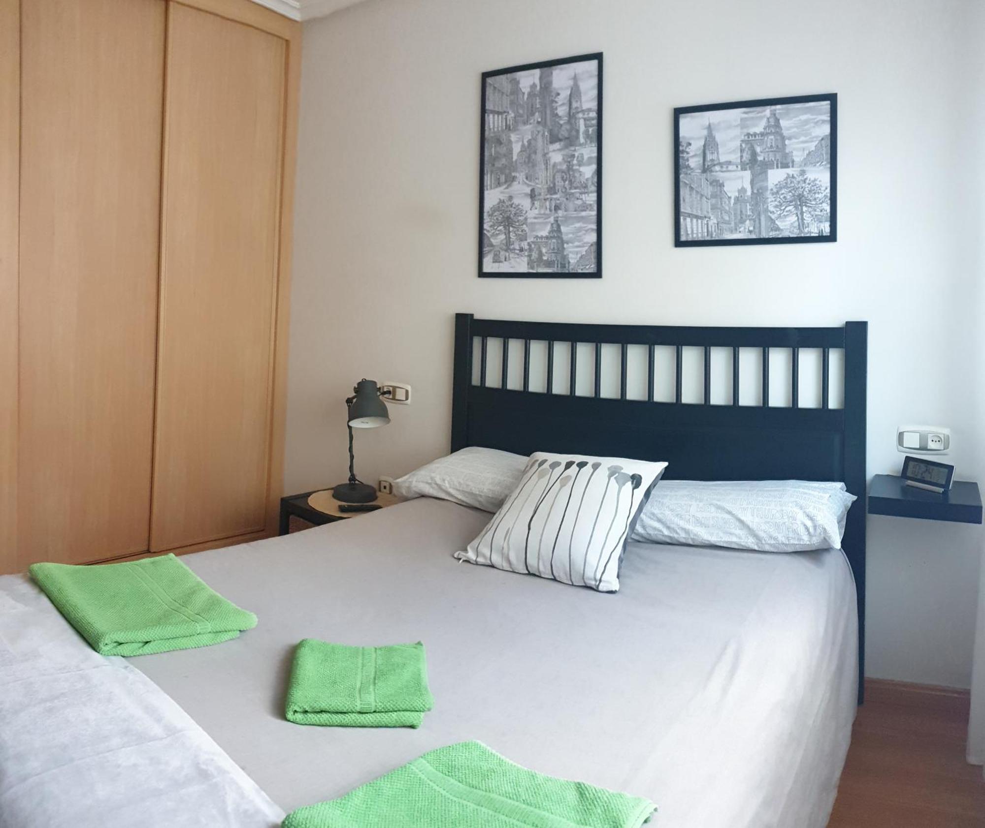 Apartamento "Los Prados" Wifi Y Parking Oviedo Exterior foto